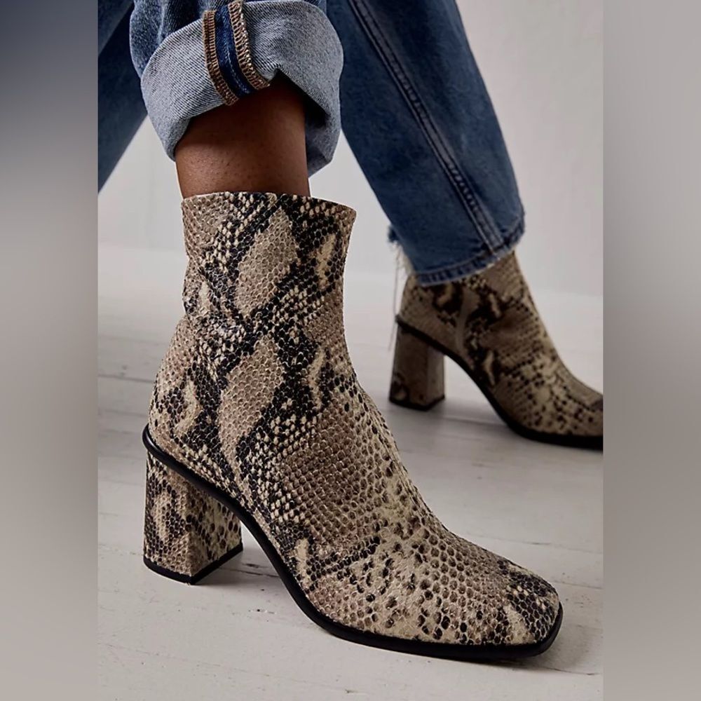 Free People Sienna snake skin  Black Brown Ankle Boots